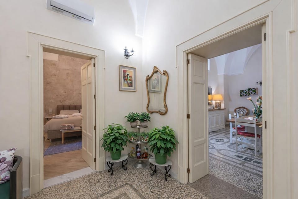 Photo of the whole room, air conditioner