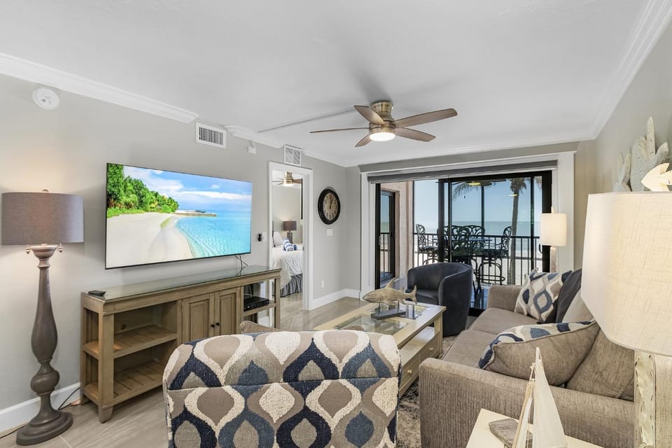 TV and multimedia, Balcony/Terrace, Living room, Seating area, Sea view, furniture