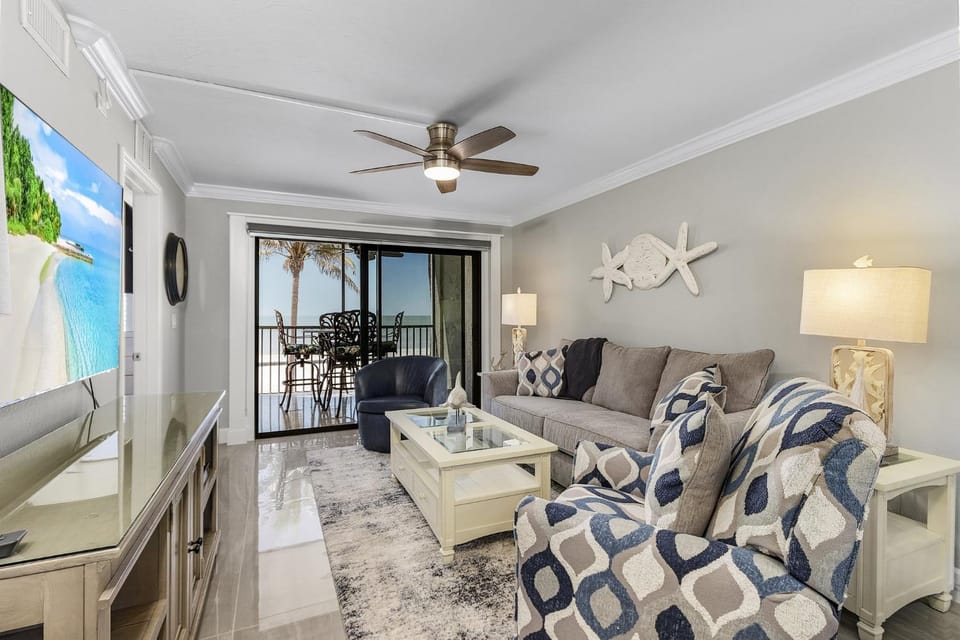 Day, TV and multimedia, Balcony/Terrace, Living room, Seating area, furniture