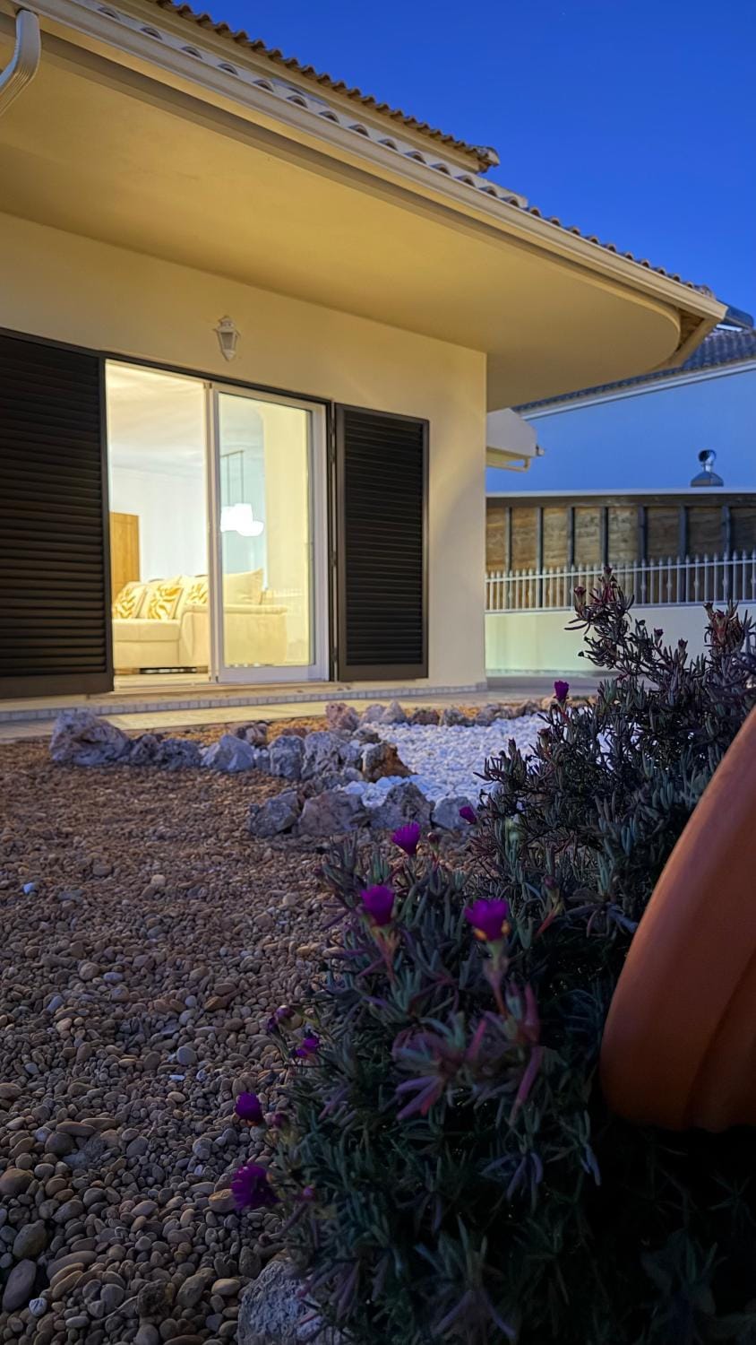 Property building, Day, Garden, Garden view