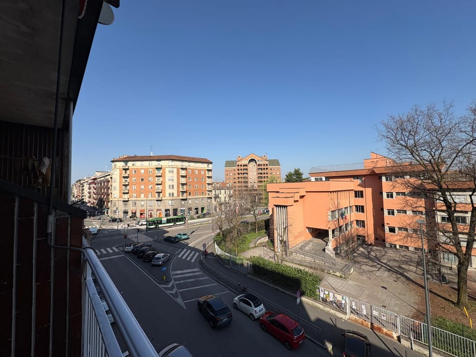 Property building, Day, Street view