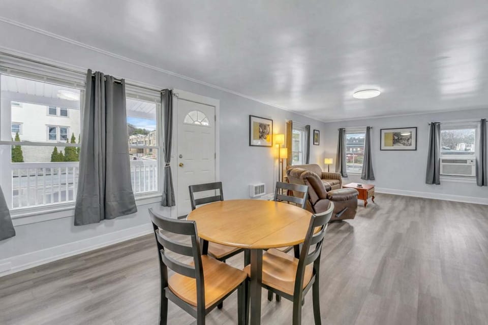 The Main Lineup Apt 1 - All Star Baseball Rentals Apartment in Oneonta