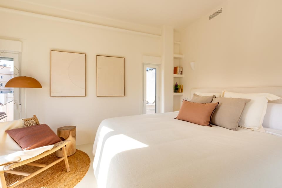 Bed, TV and multimedia, Photo of the whole room, Bedroom, heating, towels, air conditioner