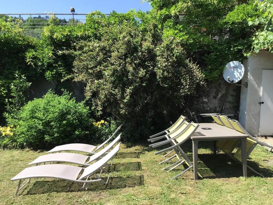 Garden, sunbed