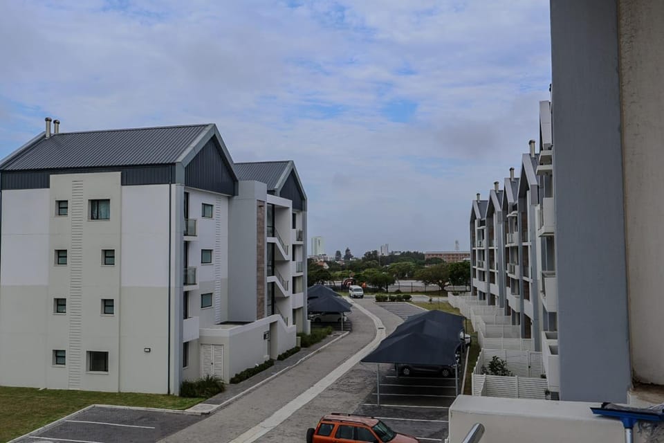 Palm Tree La Mare Apartment in Port Elizabeth