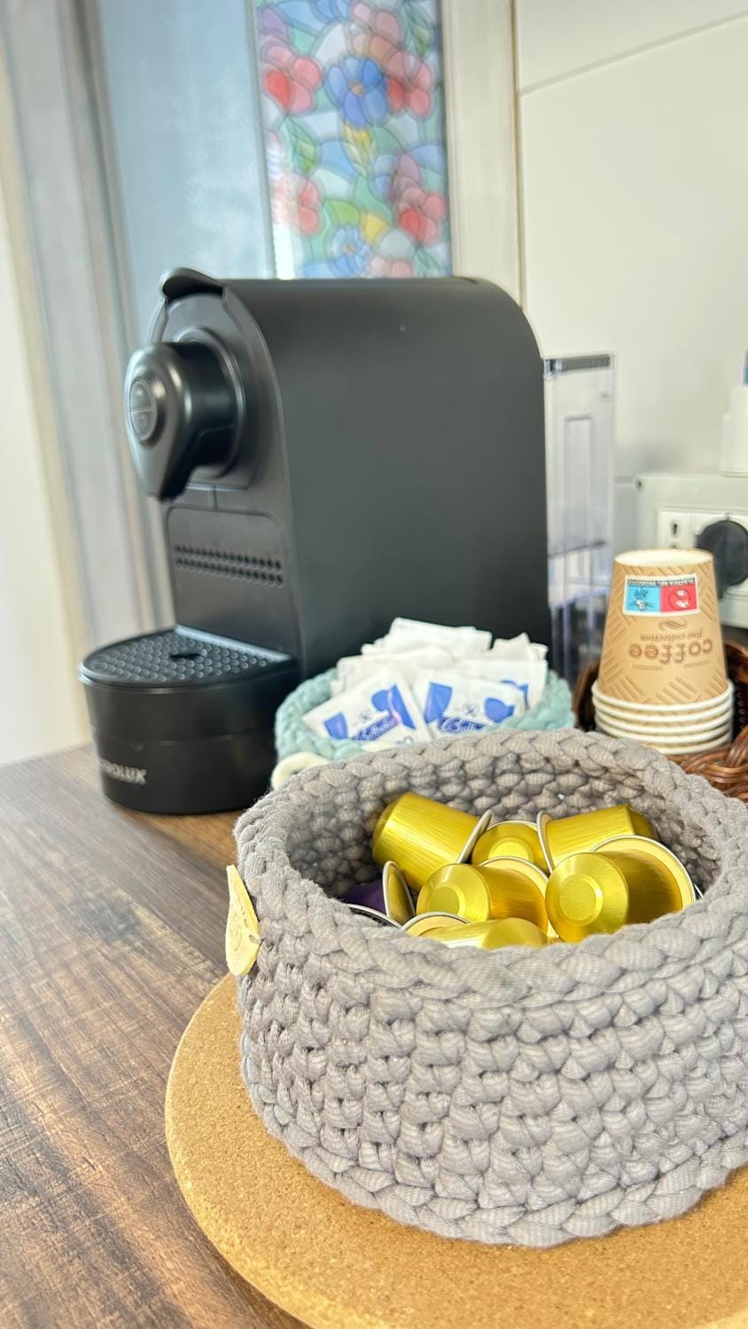 Coffee/tea facilities, Food