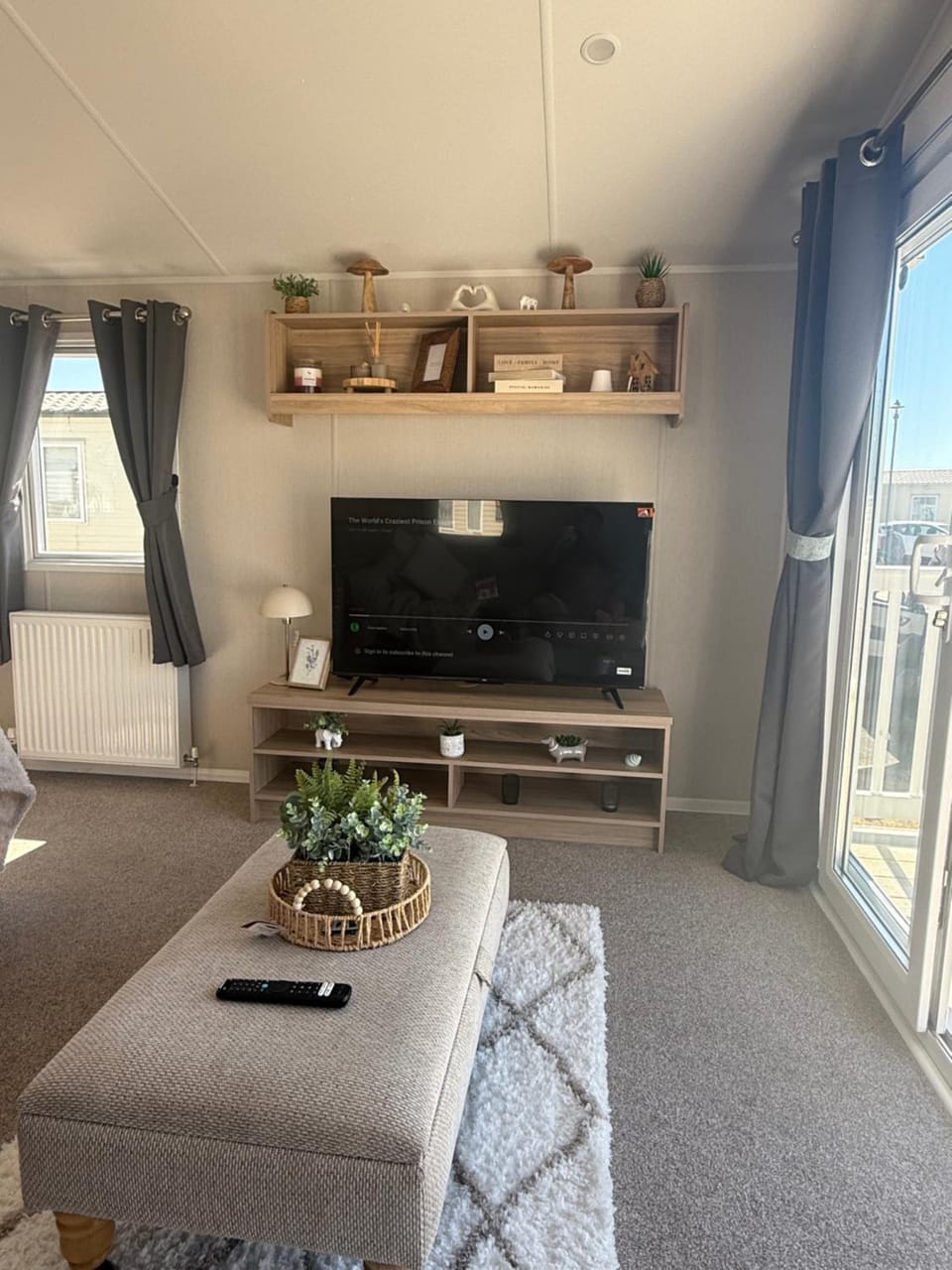 The sunny Kingsley holiday home Campground/ 
RV Resort in Porthcawl