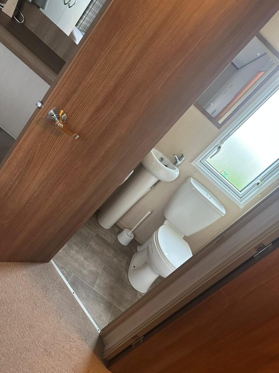 The sunny Kingsley holiday home Campground/ 
RV Resort in Porthcawl
