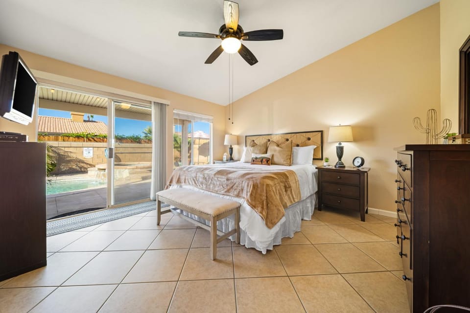 3BR Desert Home - Pool and Spa Walk to Indian Wells House in La Quinta