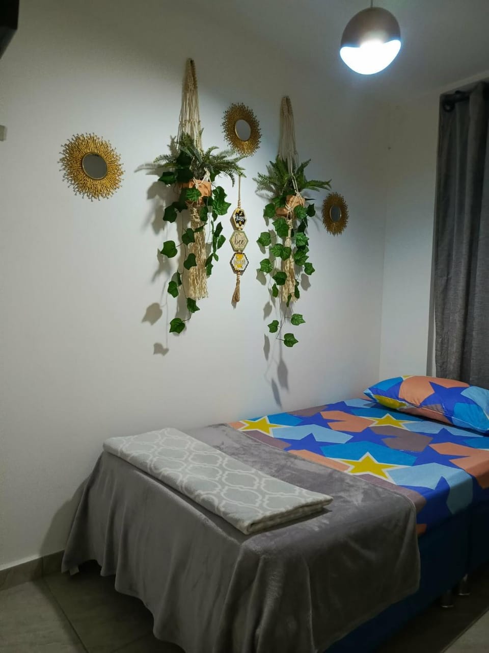 Habitacion Sencilla con baño compartido en Apartamento ambiente NO FAMILIAR Vacation rental in Girón