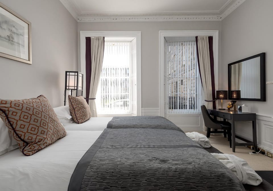 Bed, Day, People, View (from property/room), Business facilities, Decorative detail, Seating area, Bedroom, Seasons, Time of day, children, young children, older children, cot, Family