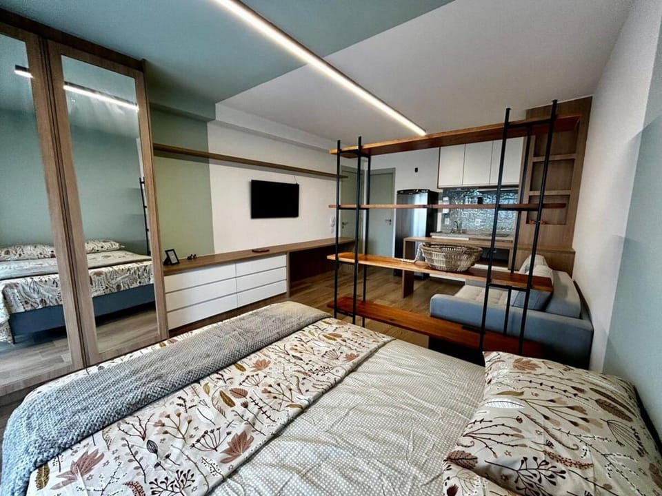 Bedroom, Meals, wardrobe