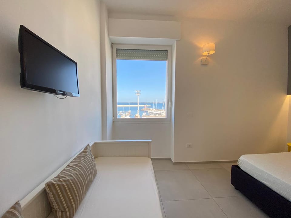 Bed, Bedroom, Sea view
