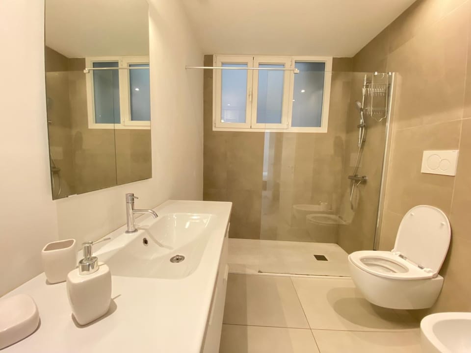 Shower, Toilet, Bathroom, bidet