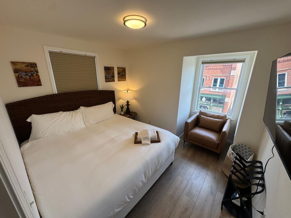 Bed, Photo of the whole room, Bedroom