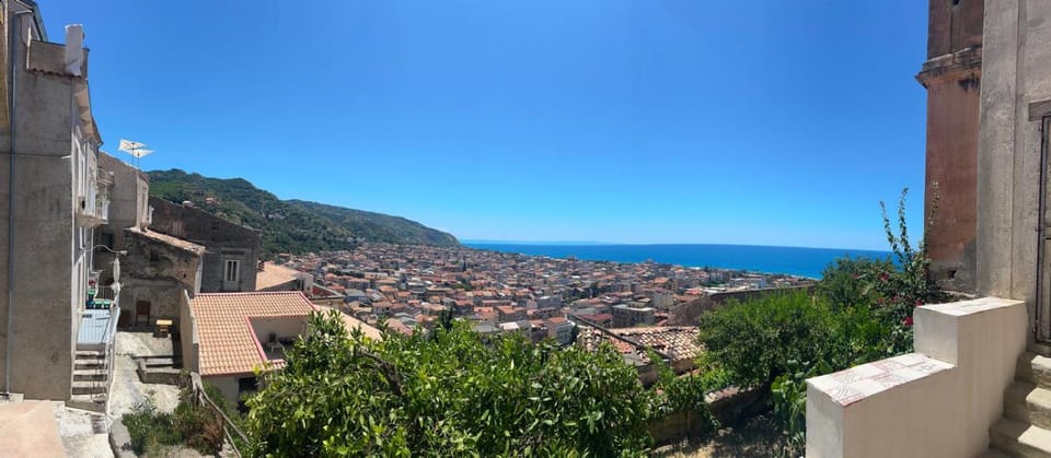 Property building, Nearby landmark, Day, Natural landscape, Summer, City view, Mountain view, Sea view, Sea view, Sunset