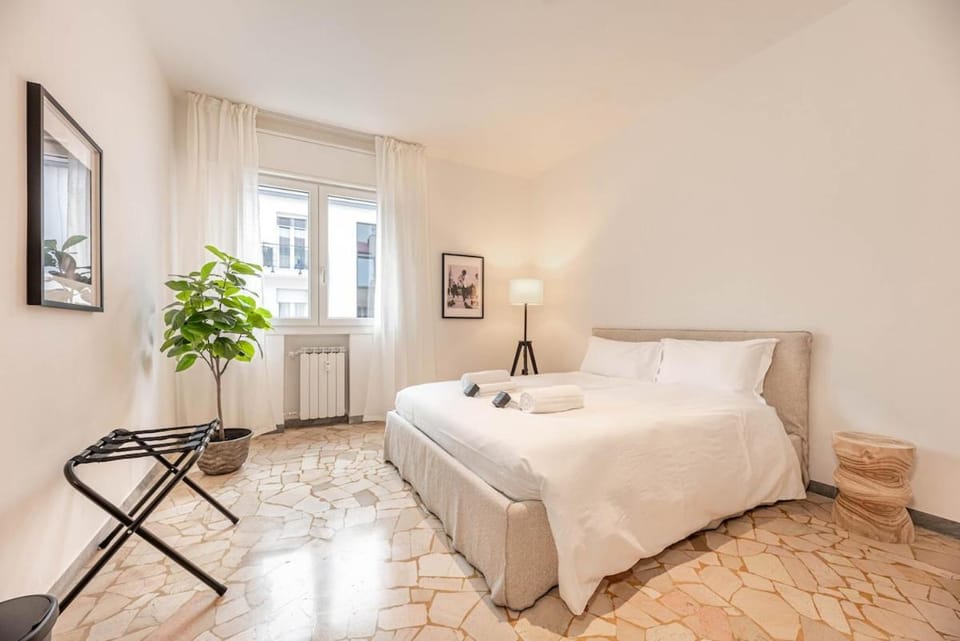 10 min by train from Venice Island - Metropolitan Mestre Apartment in Venice
