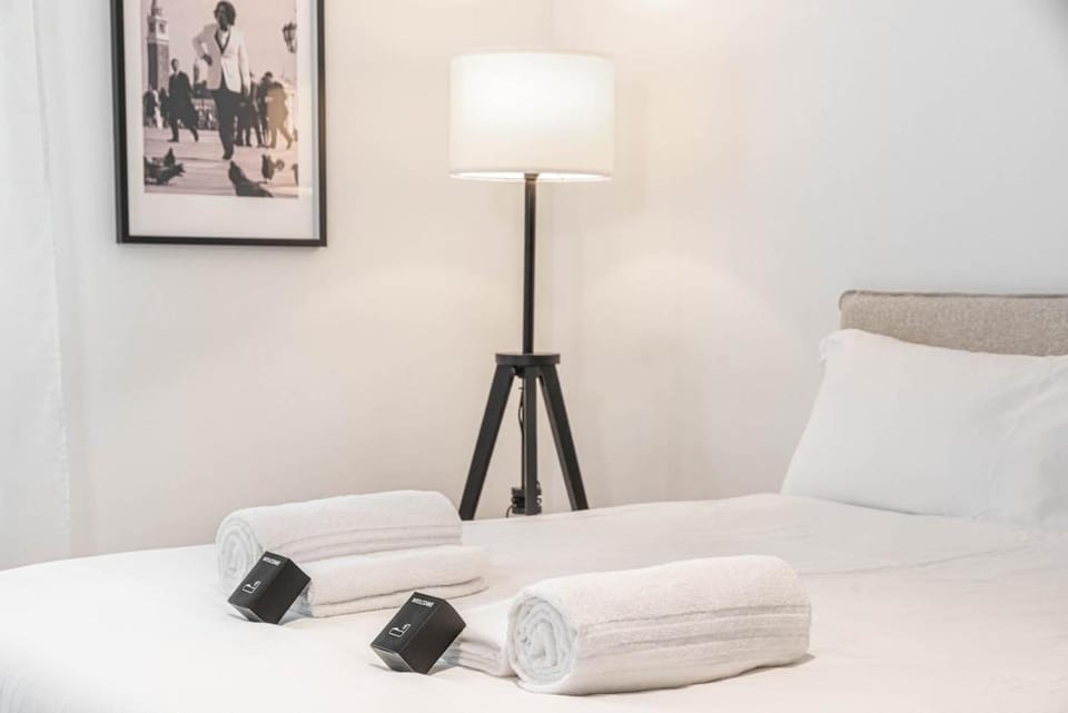 10 min by train from Venice Island - Metropolitan Mestre Apartment in Venice