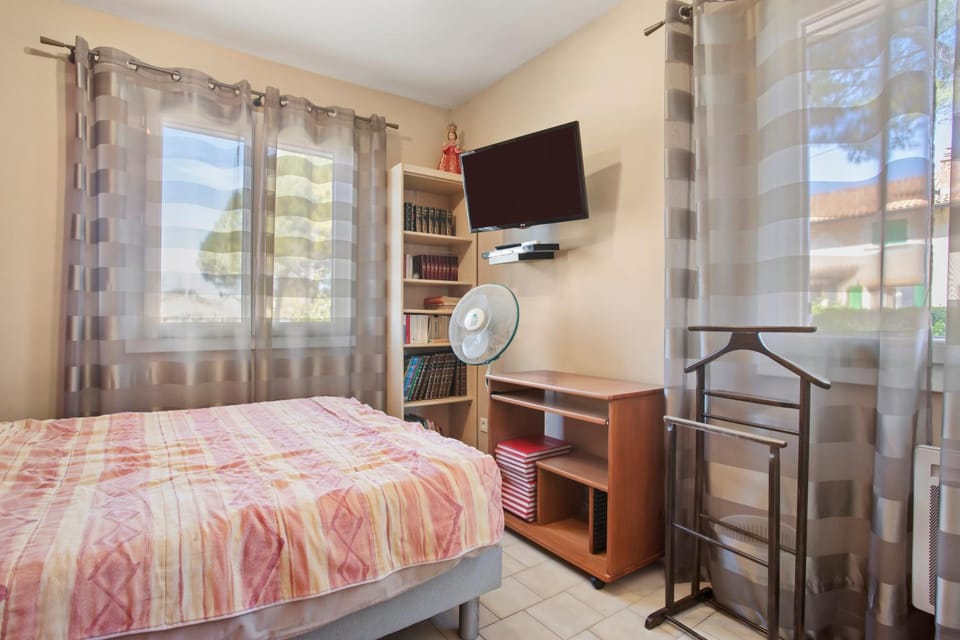 Property building, Living room, Bedroom