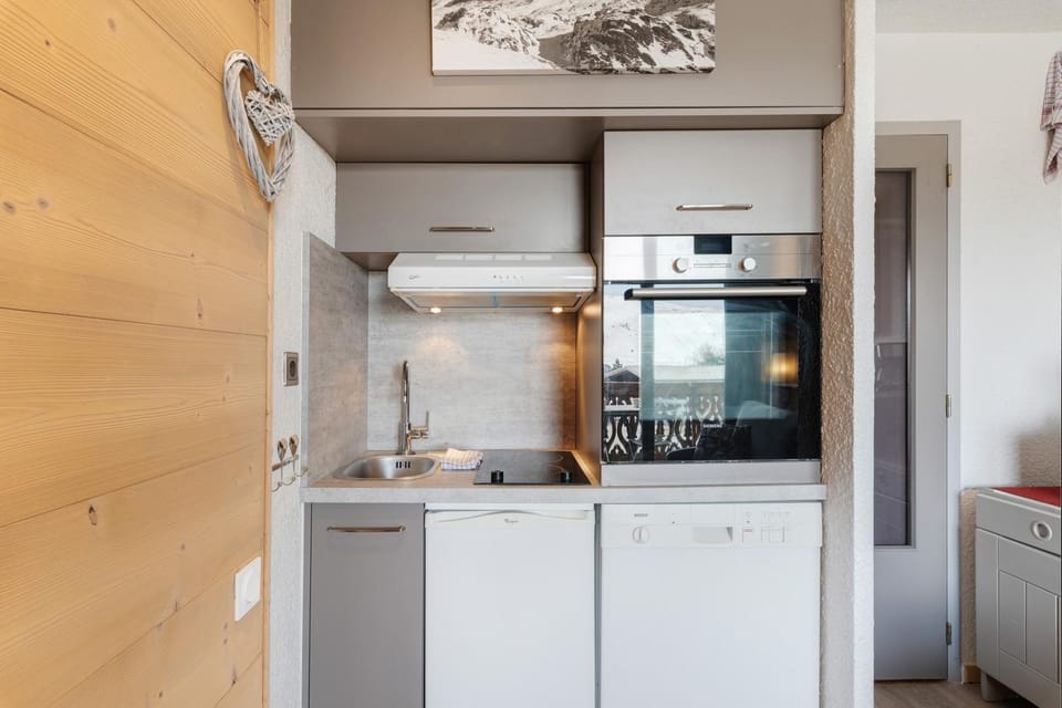Kitchen or kitchenette, Living room