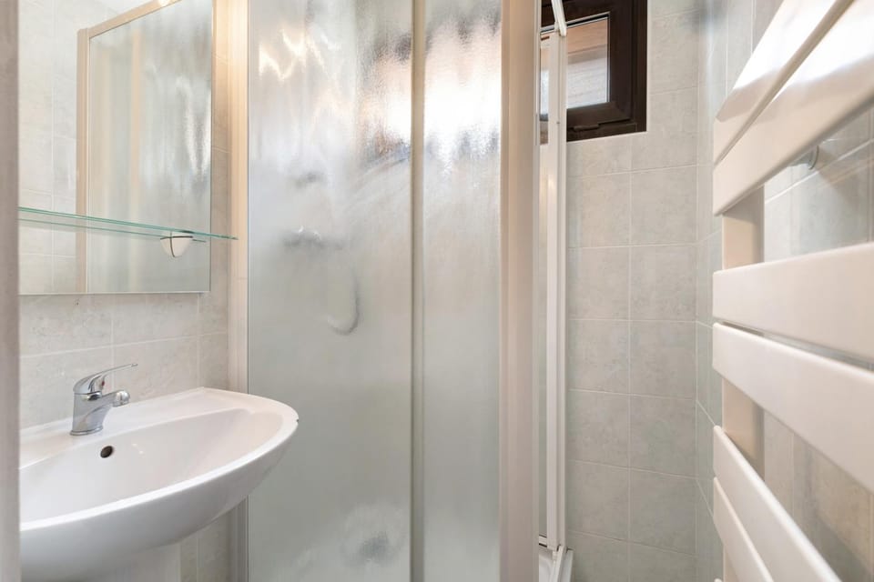 Bathroom, Living room