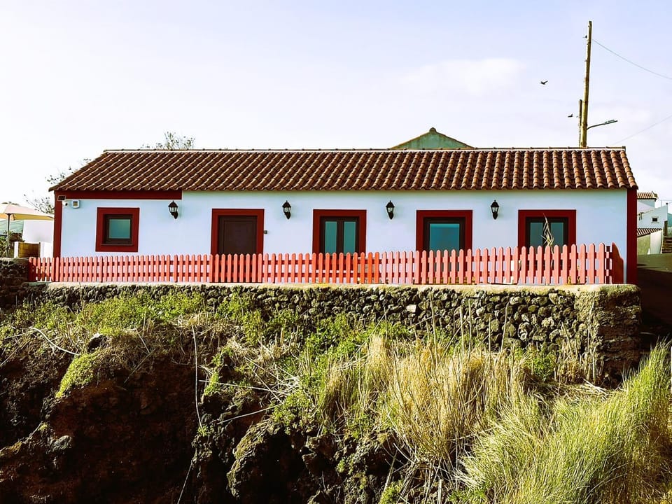 Baía das Canas House - Casa de Campo Country House in Azores District
