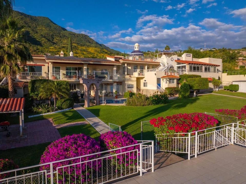 Departamentos Paraiso Lago Apartment in Chapala