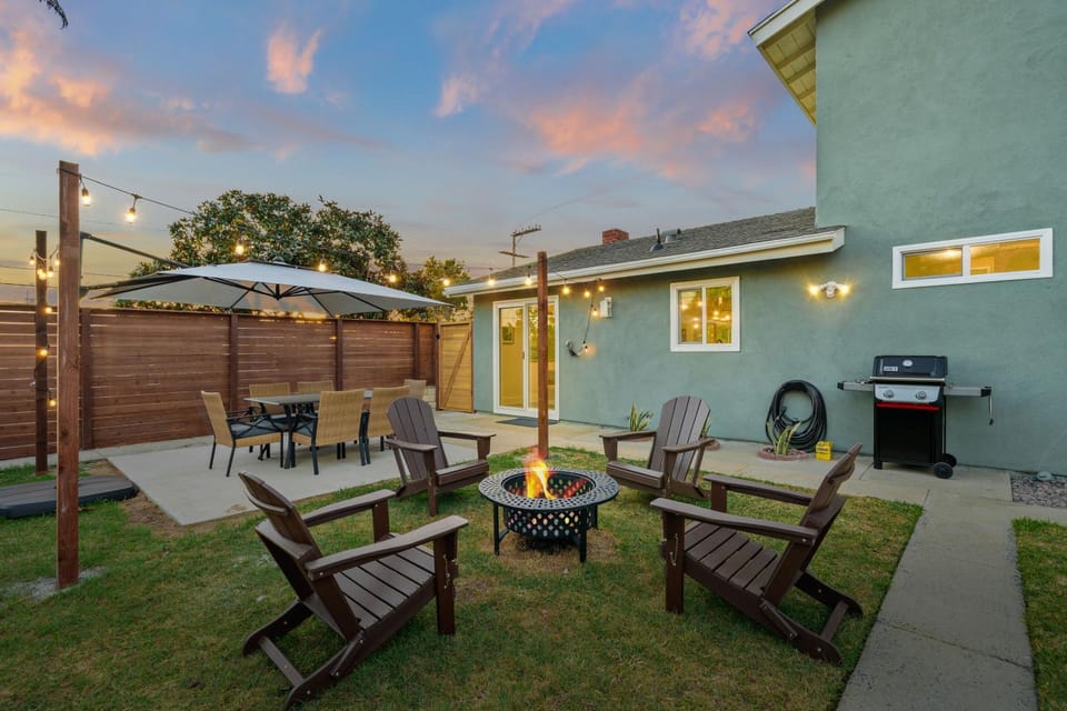 Casa Sol - 4 Bed, Sleeps 8, Bike to Lagoon and Beach House in Carlsbad