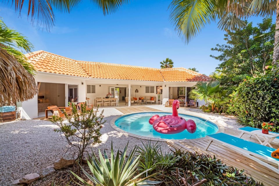 Villa Hopi Bon, Marbella Estate, Private Pool House in Jan Thiel