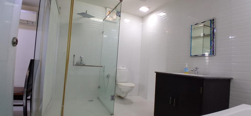 Truffles - Penthouse Terrace Bedroom Bed and Breakfast in Vijayawada