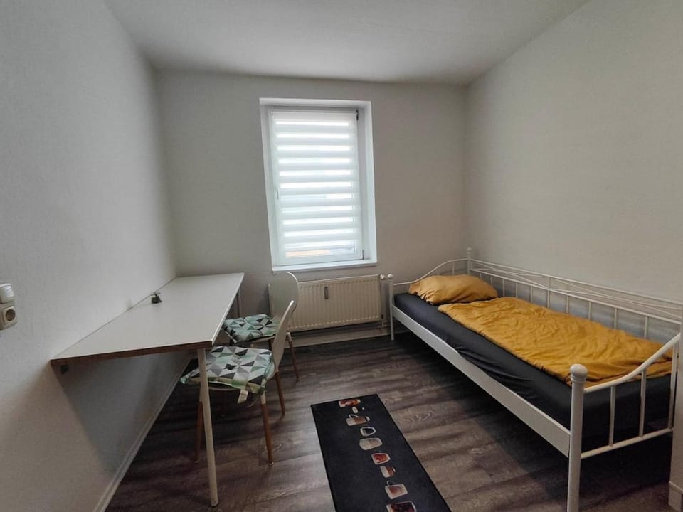 schöne 4 Raum, 4 - 8 Bett FeWo in Schönebeck Apartment in Saxony-Anhalt, Germany