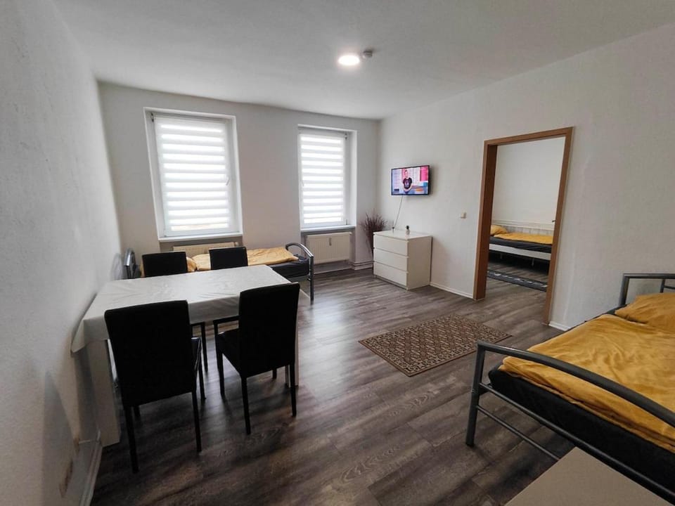 schöne 4 Raum, 4 - 8 Bett FeWo in Schönebeck Apartment in Saxony-Anhalt, Germany