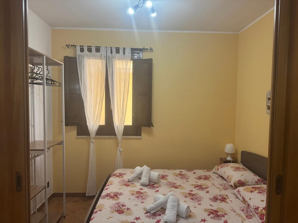 Bedroom, wardrobe