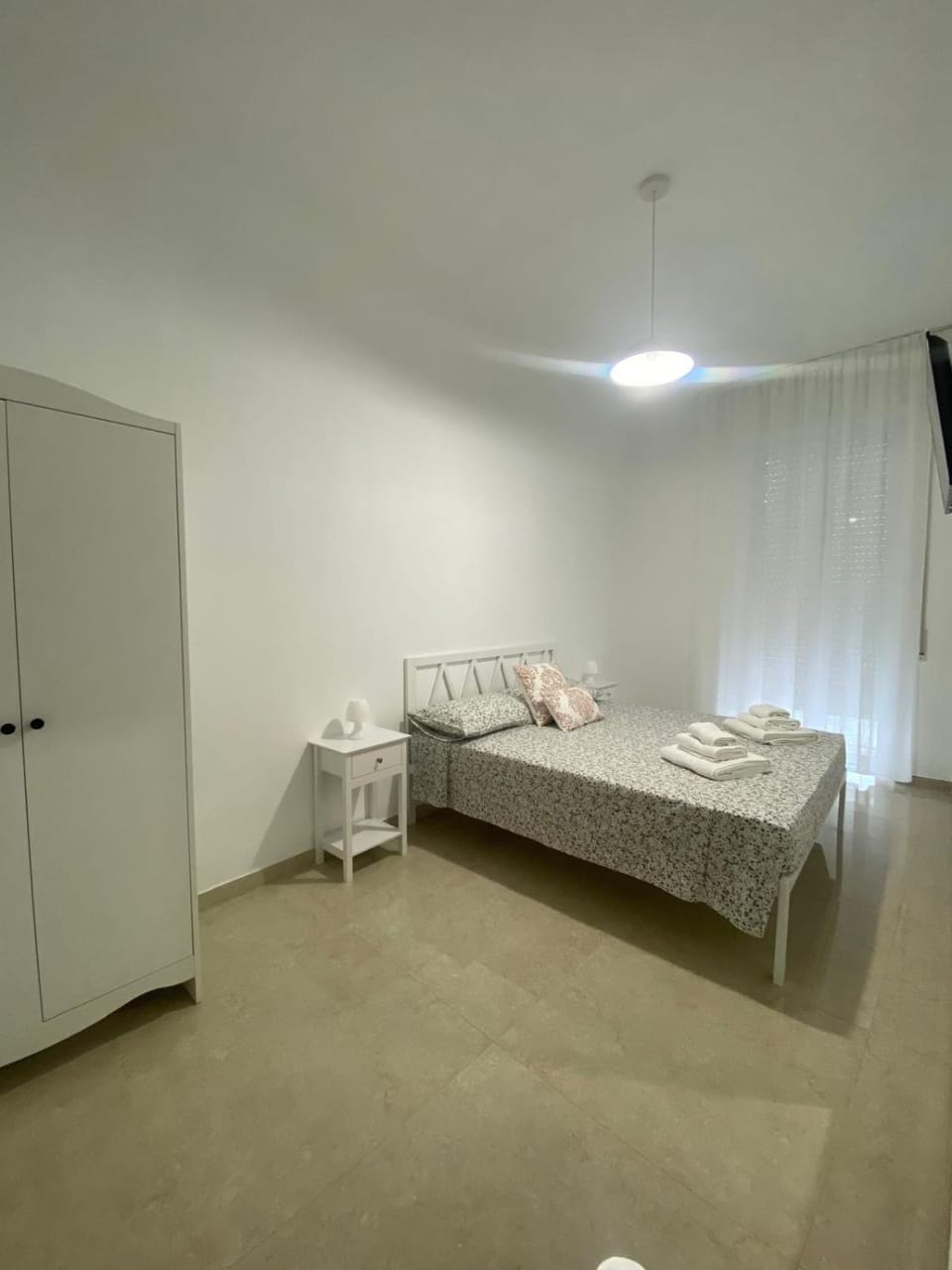 Bed, Photo of the whole room, Bedroom, wardrobe