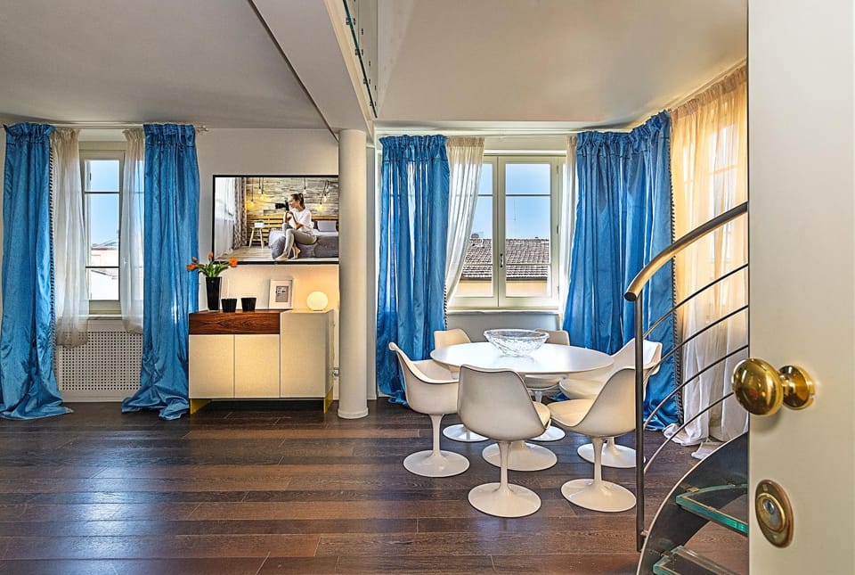 Communal lounge/ TV room