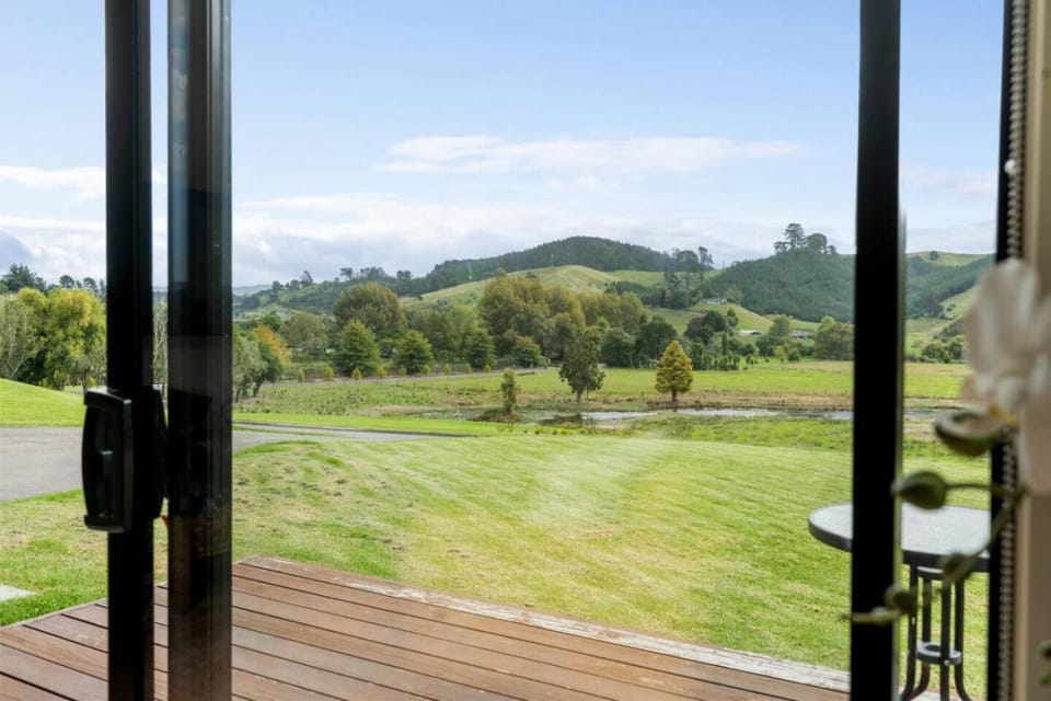 Cosy Tauranga River Cottage with Rural Outlook House in Tauranga