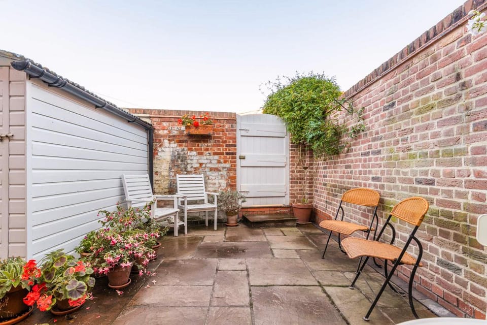 Norfolk Historic Townhouse Leap Escapes House in Kings Lynn