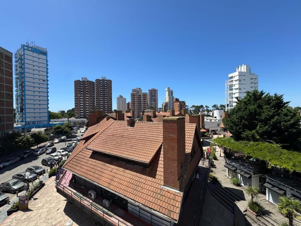 City view, Street view