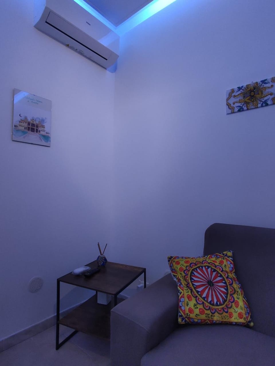 Lolli Station House House in Palermo