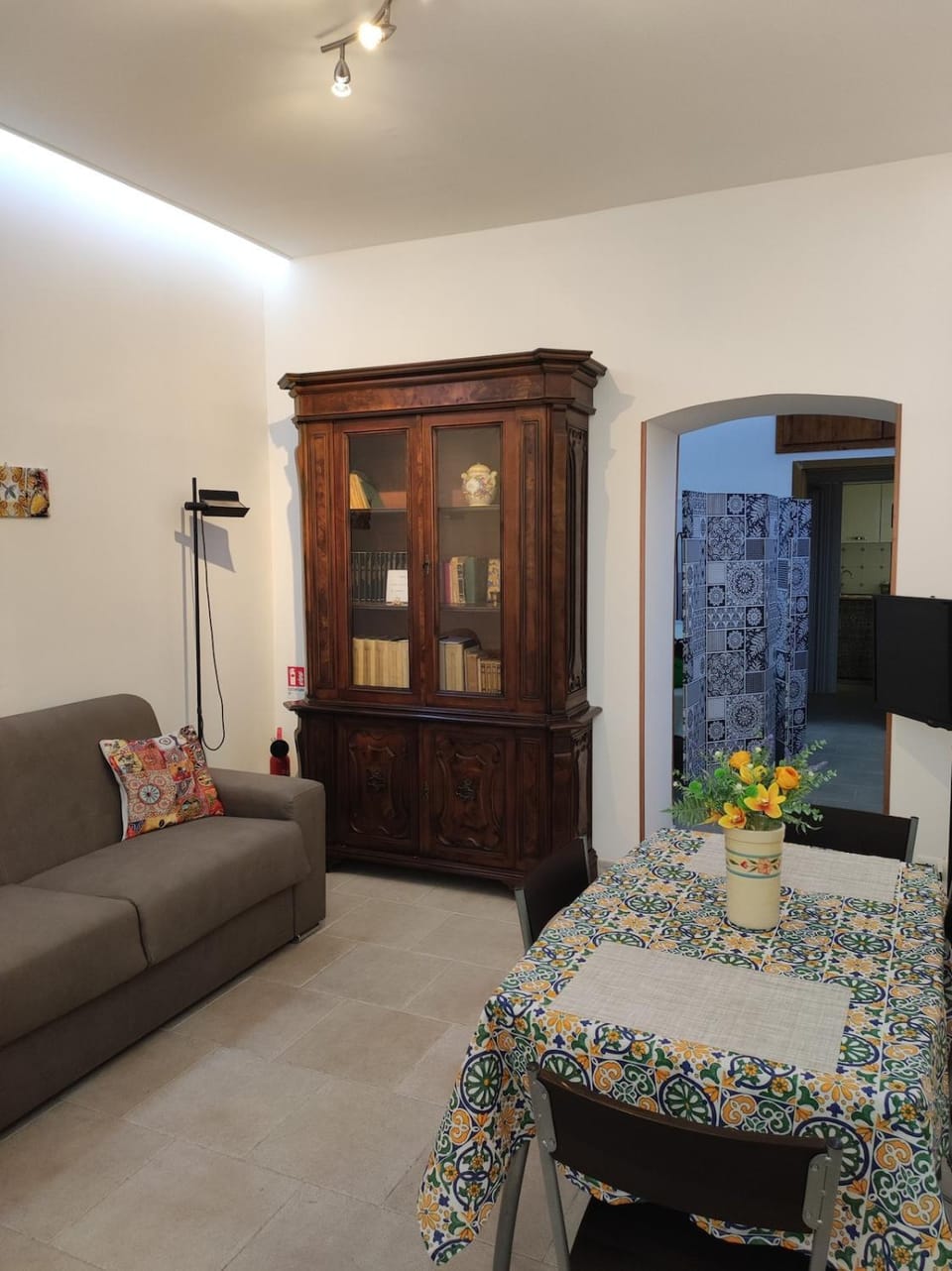 Lolli Station House House in Palermo