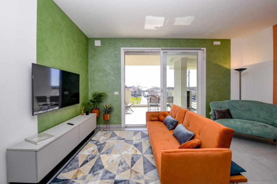 Communal lounge/ TV room, Living room