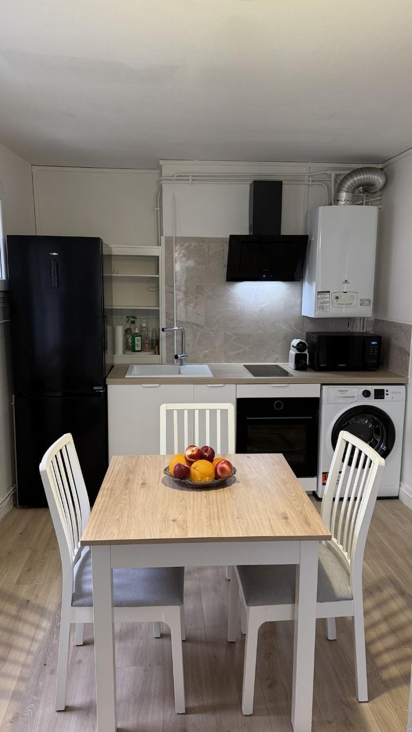 Cocon Lumineux Neuf 3 Chambres Fibre Balcon Apartment in Grenoble
