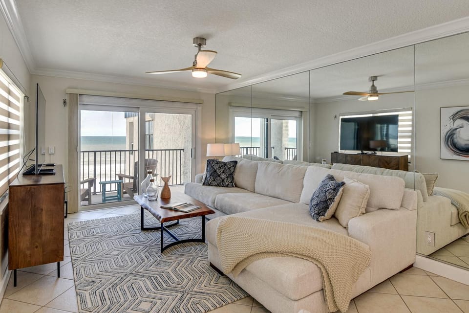 Sleek, Oceanfront Unit in Daytona Beach Shores! House in Daytona Beach Shores