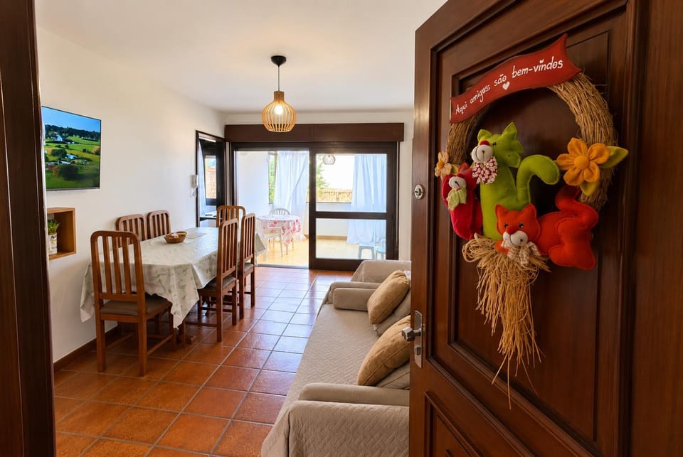 TV and multimedia, Living room, Dining area