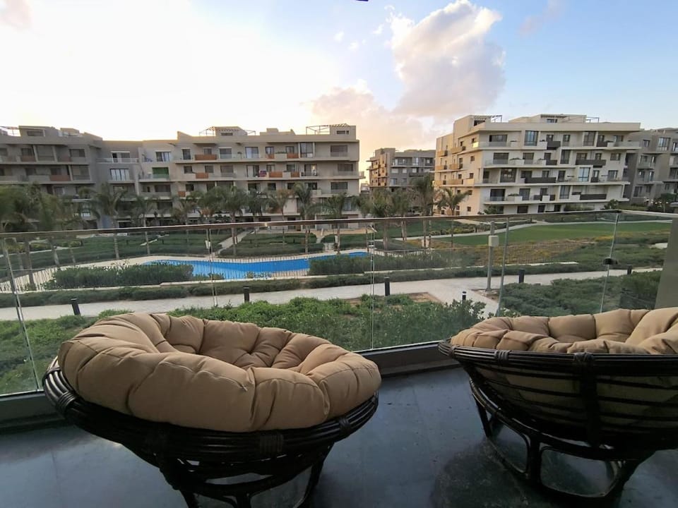 Designer Scenery Suite Sodic Villette - Families only Apartment in New Cairo City