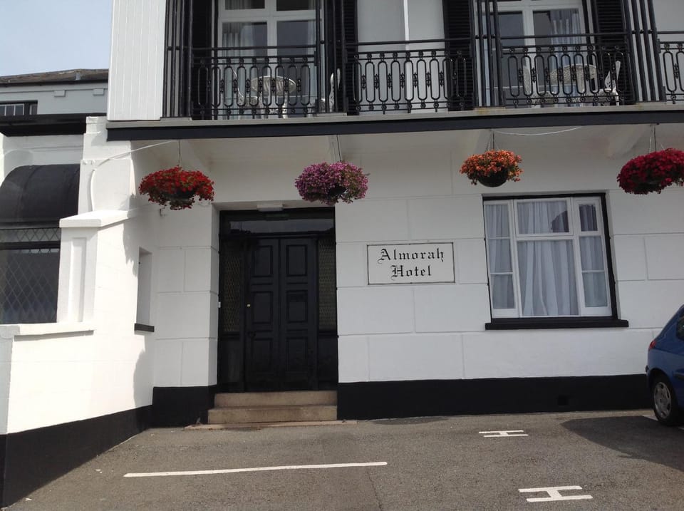 Property building, Facade/entrance