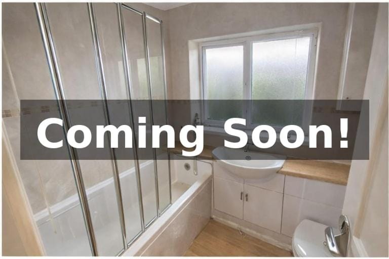 Spacious 5 Bed Home Garden, Garage and Free Parking House in Reading