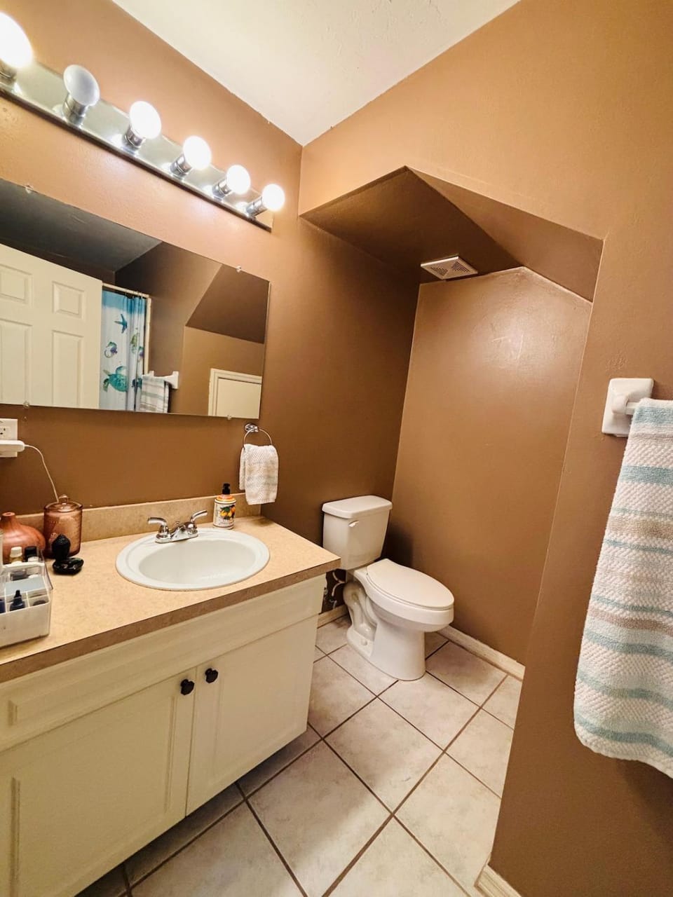 Townhouse 2 bed 2 bath neat and comfy House in Gainesville