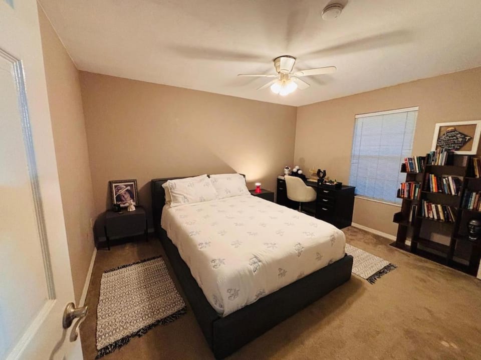 Townhouse 2 bed 2 bath neat and comfy House in Gainesville