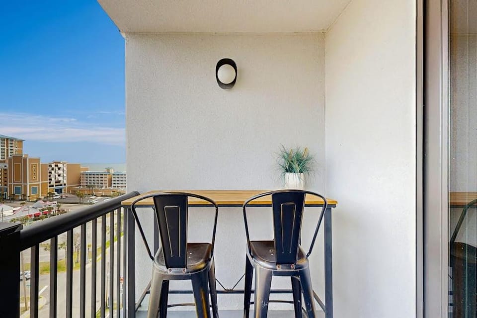 Holiday Towers 1108 Apartment in Myrtle Beach